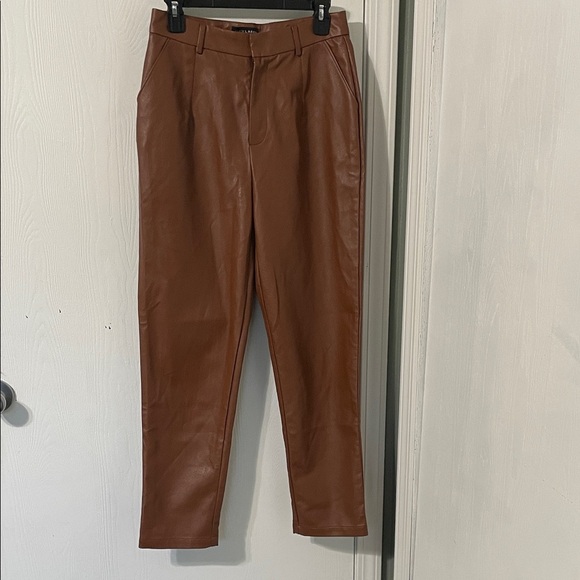 JLUXLABEL Like New Women’s Faux Leather Vegan High Rise Caramel Pants Sz Medium - Picture 1 of 10